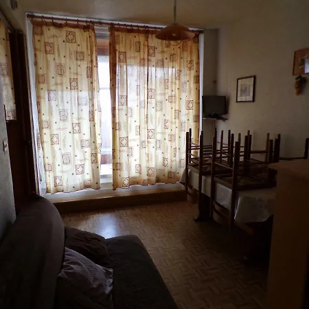 Logement Le Lac Bleu Apartment *